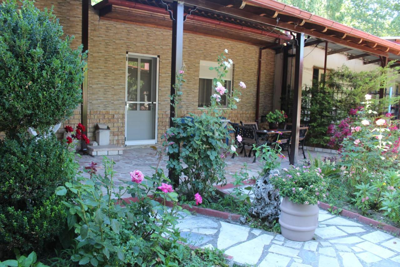 Germanos Studios Като-Лутраки Экстерьер фото